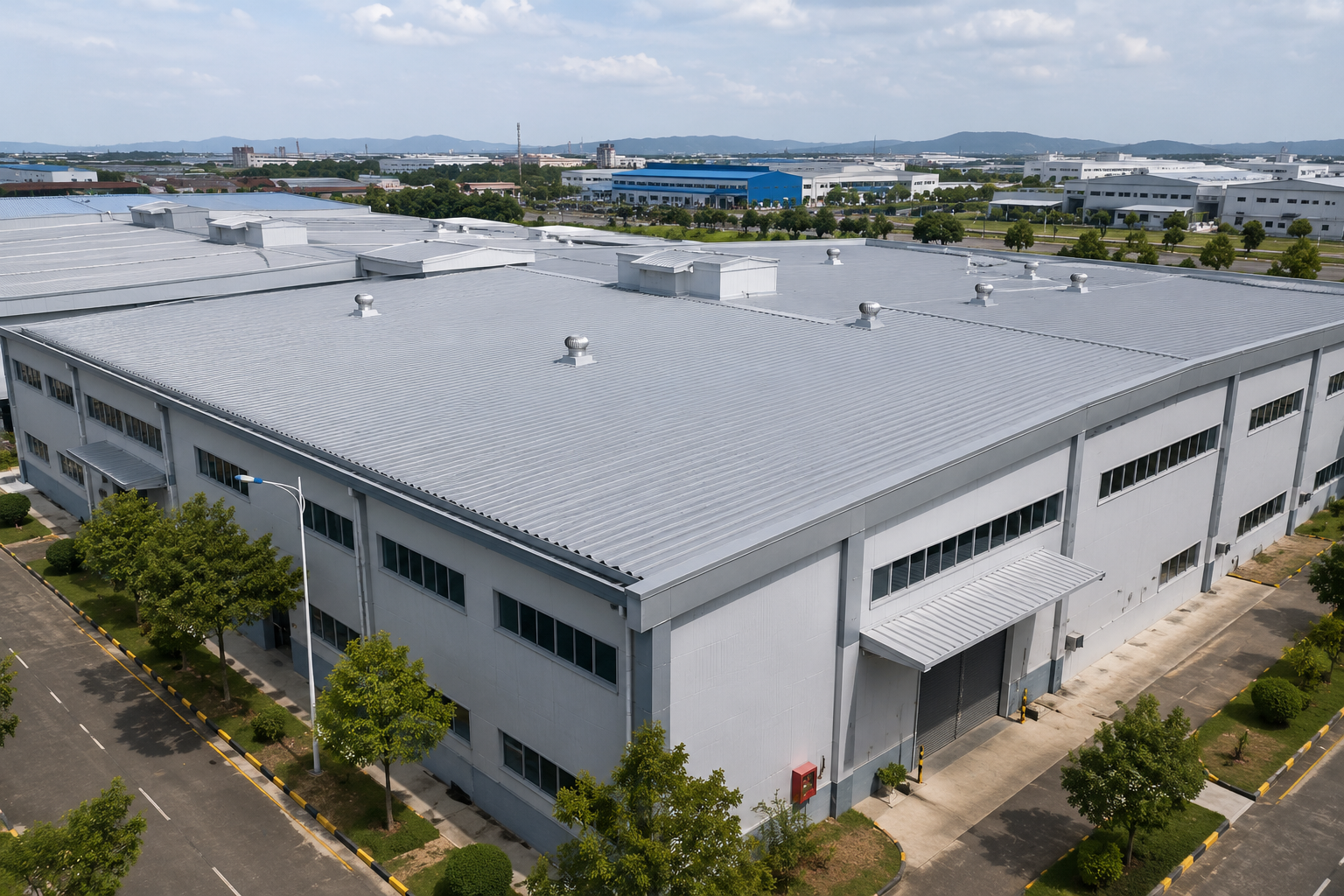 <strong>Fibered vs. Non-Fibered Roof Coatings: What’s the Difference?</strong>
